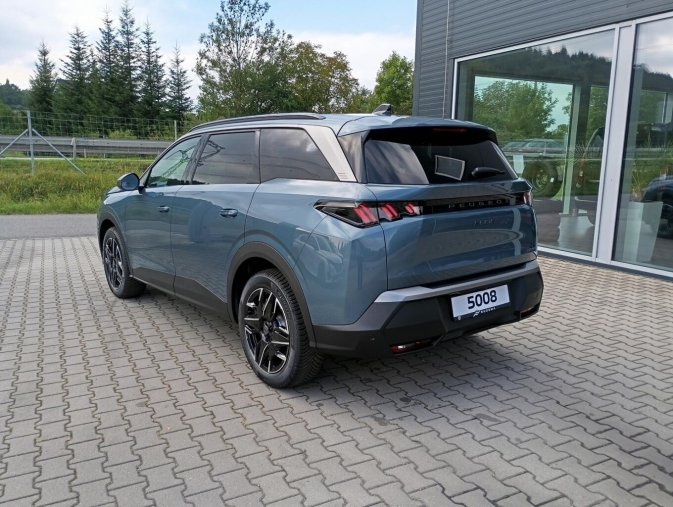 Peugeot 5008, Peugeot 5008 ALLURE Hybrid 145 e-DCS6, barva modrá