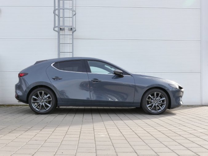 Mazda 3, 2,0 Skyactiv-G 122k/90kW AT, barva šedá