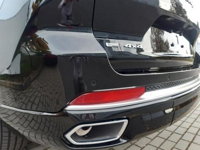 Jeep Grand Cherokee, L 3,6 V6 Summit 7 míst, barva černá