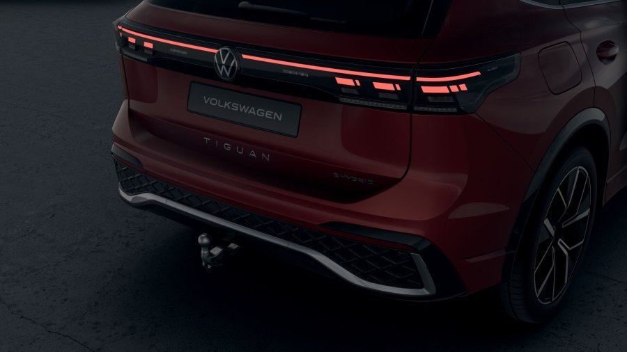 Volkswagen Tiguan, Tiguan R-Line People 200 kW eHybrid, barva červená