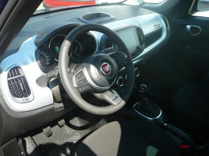 Fiat 500L, 1,4 16v 95k Connect, barva modrá