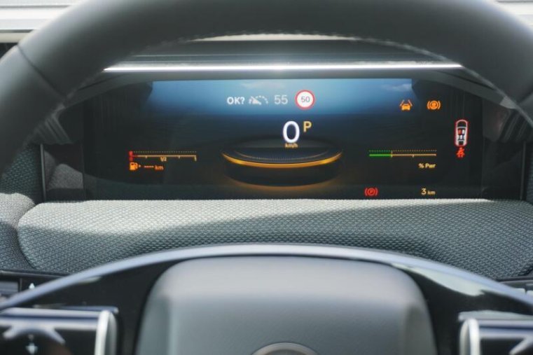 Citroën C5 Aircross, PLUS Hybrid 145k Automatic, barva bílá
