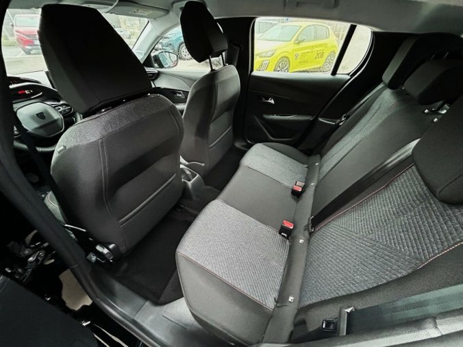 Peugeot 208, Peugeot 208 STYLE 75k MAN5, barva černá