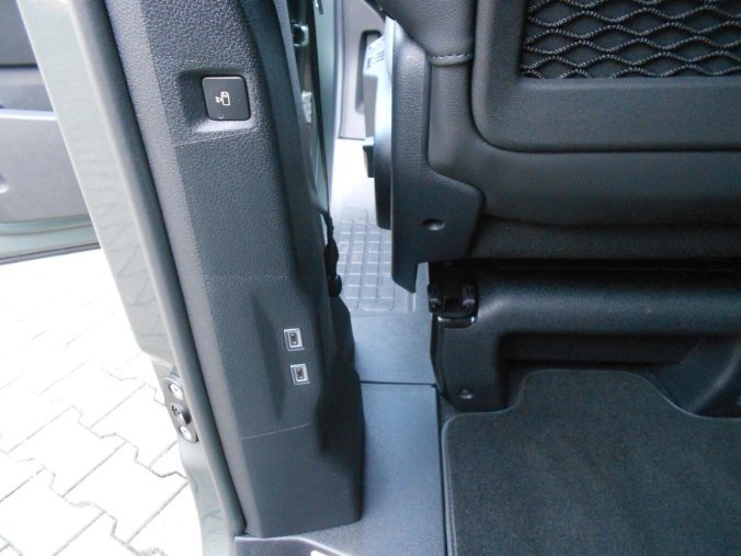 Peugeot Traveller, Peugeot Traveller Allure Standard 180 S&S EAT8, barva zelená