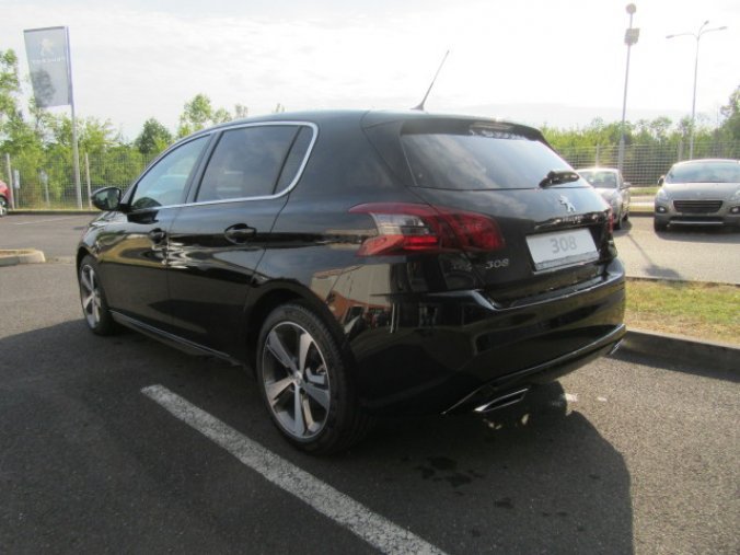 Peugeot 308, GT-line 1.2 PureTech 130k EAT8, barva černá