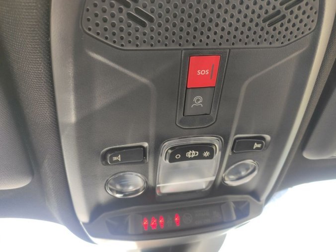 Peugeot 2008, Peugeot 2008 ALLURE 1.2 100k MAN6, barva šedá