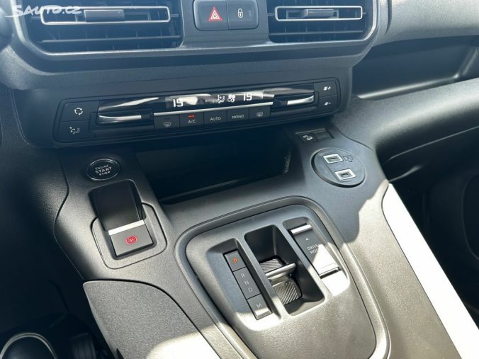 Peugeot Rifter, Peugeot Rifter LONG GT BlueHDi 130k EAT8, barva modrá