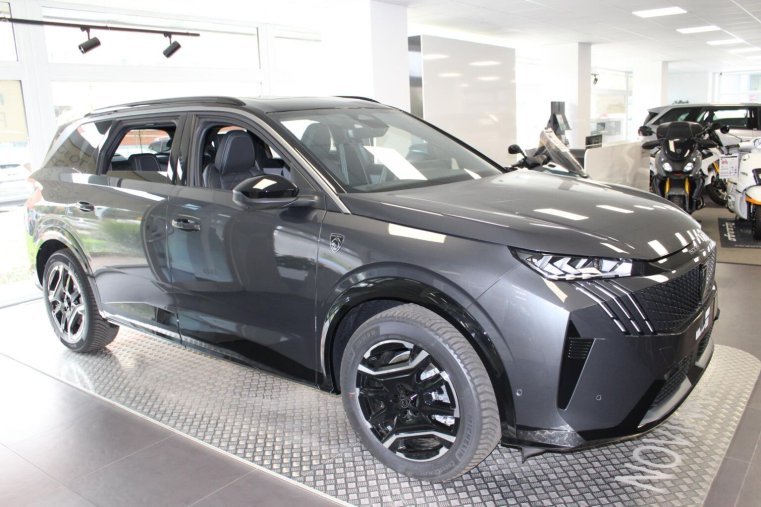 Peugeot 5008, Peugeot 5008 GT Plug-in HYBRID 195k e-DCS7, barva černá