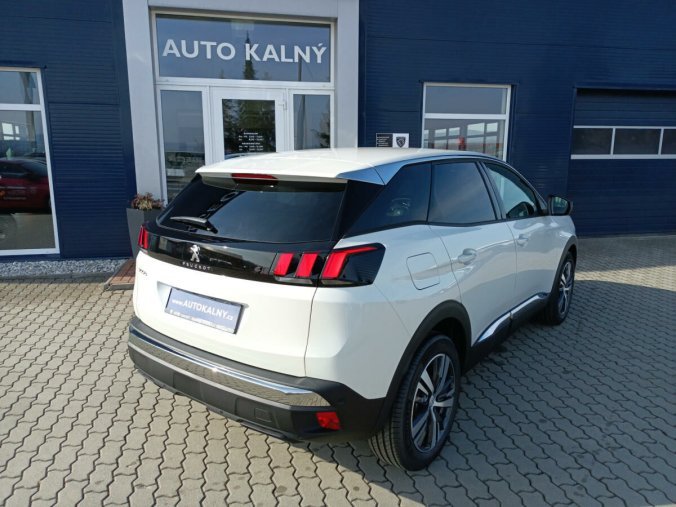 Peugeot 3008, Peugeot 3008 1,5 Allure Pack1.5 BHDi 130k EAT8, barva bílá