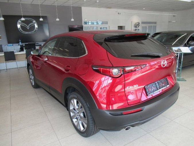 Mazda CX-30, 2,0i 90 kW, barva červená