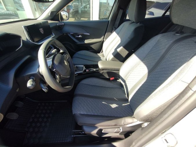 Peugeot 2008, Peugeot 2008 ALLURE 1.2 100k MAN6, barva šedá