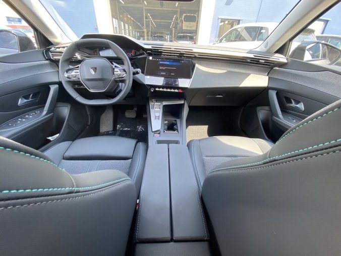 Peugeot 308, Peugeot 308 SW ALLURE Hybrid 145 e-DCS6, barva šedá