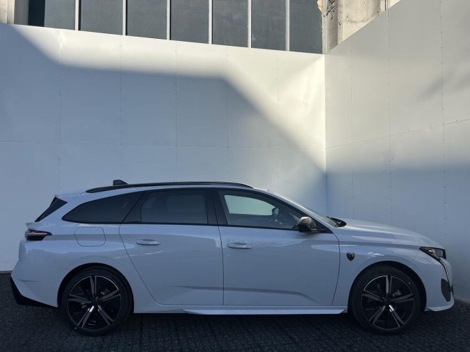 Peugeot 308, Peugeot 308 SW GT Hybrid 145 e-DCS6, barva bílá