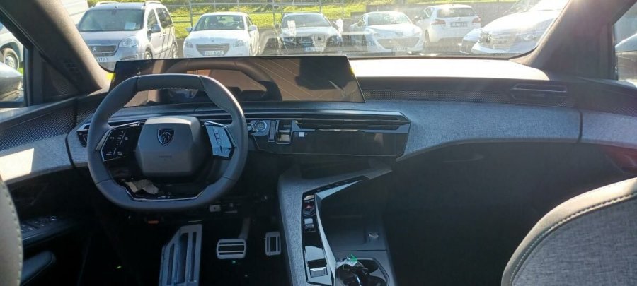 Peugeot 3008, Peugeot 3008 GT Hybrid 136 e-DCS6, barva modrá