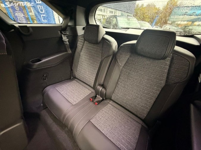 Peugeot 5008, Peugeot 5008 ALLURE Hybrid 145 e-DCS6, barva modrá