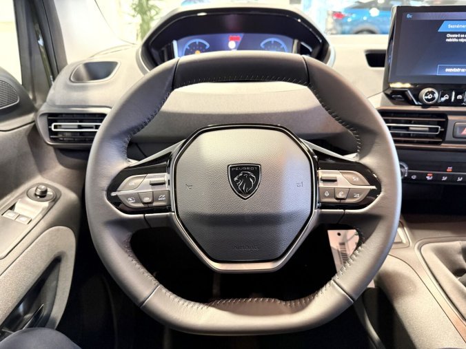 Peugeot Rifter, Peugeot Rifter ALLURE 110k, Benzin, 7 let záruka, barva zelená