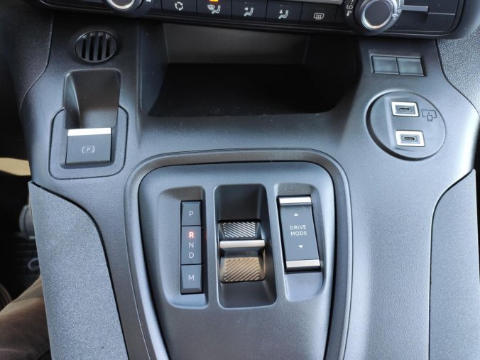 Peugeot Rifter, Peugeot Rifter ALLURE 1.5 HDI AUT 136k, barva bílá