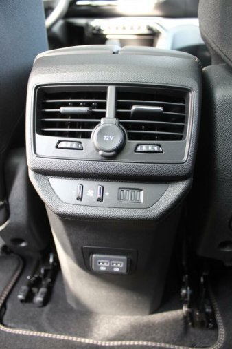 Peugeot 5008, Peugeot 5008 GT BlueHDi 130 S&S EAT8, barva bílá