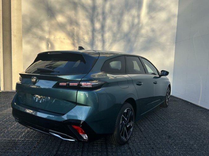 Peugeot 308, Peugeot 308 SW ALLURE BlueHDi 130k EAT8, barva zelená