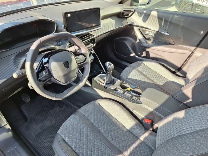 Peugeot 2008, Peugeot 2008 ALLURE 1.2 PT 100K MAN6, barva modrá