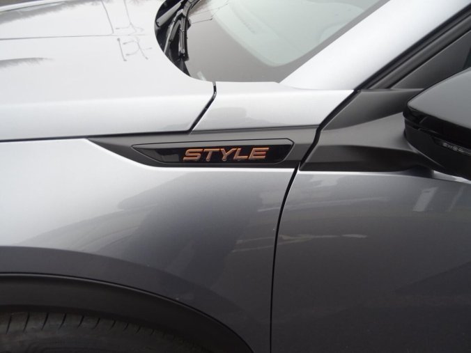 Peugeot 2008, Peugeot 2008 STYLE PureTech 100k MAN6, barva šedá