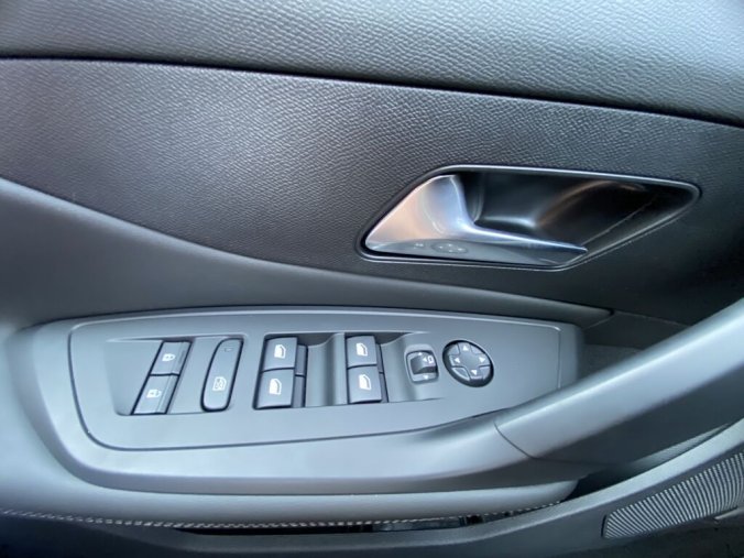 Peugeot 308, Peugeot 308 SW ALLURE Hybrid 145 e-DCS6, barva šedá
