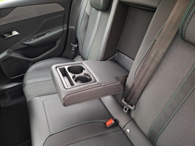Peugeot 308, Peugeot 308 SW ALLURE 1.2 PT 130K MAN6, barva bílá