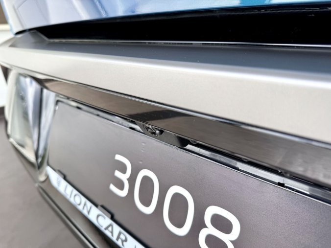 Peugeot 3008, Peugeot 3008 GT, Elektro, e-dojezd 520km, barva modrá