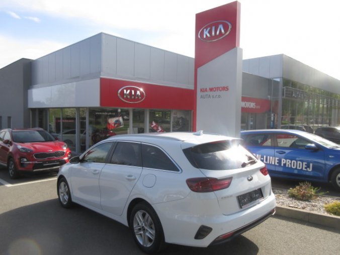 Kia Ceed, 1,5 T-GDi GPF 7DCT TOP, barva bílá