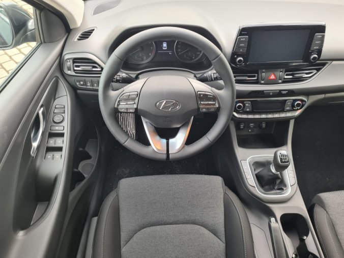 Hyundai i30, 1,5i 81 kW MT, barva šedá