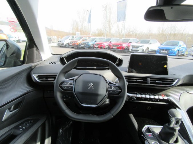 Peugeot 3008, Active Pack 1.2 PureTech 130k, barva modrá