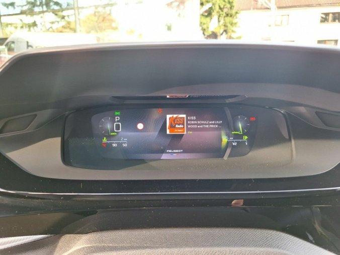 Peugeot 408, Peugeot 408 GT Hybrid 145 e-DCS6, barva červená