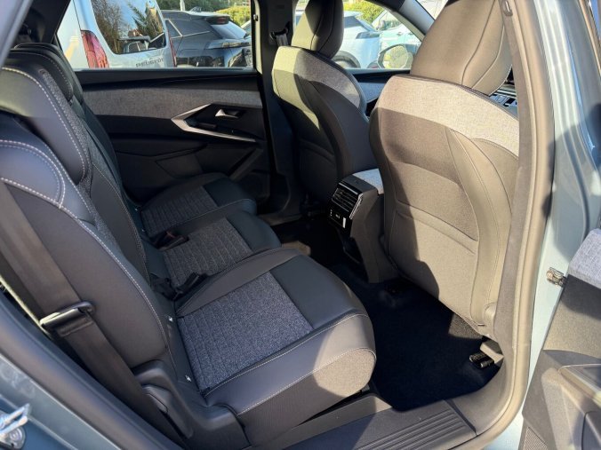 Peugeot 5008, Peugeot 5008 ALLURE Hybrid 145 e-DCS6 5míst, barva modrá