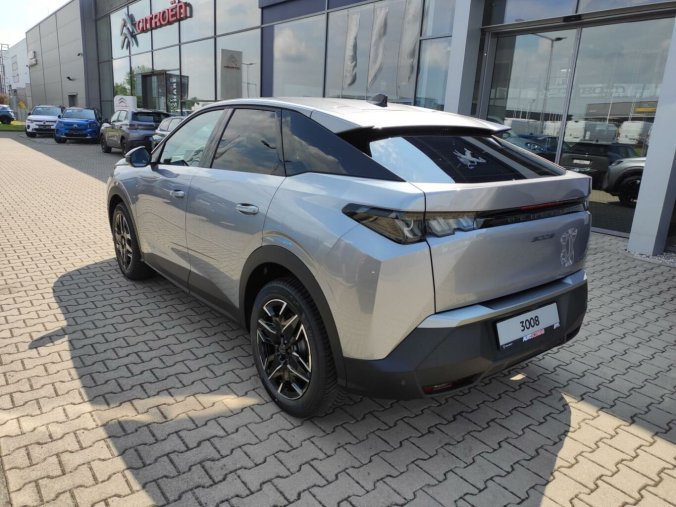 Peugeot 3008, Peugeot 3008 ALLURE 145k AUT HYBRID, barva stříbrná
