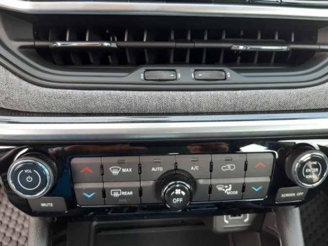 Jeep Compass, 1.3 150 Long.  AUTOM, SKLADEM!, barva šedá