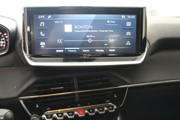 Peugeot 2008, Peugeot 2008 STYLE Hybrid 145 e-DCS6, barva bílá