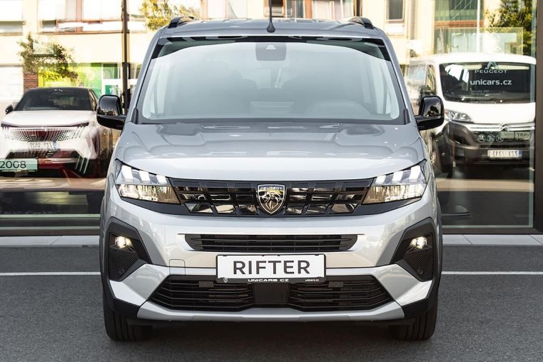 Peugeot Rifter, Peugeot Rifter 1,5 LONG GT 7 míst 130k EAT8, barva šedá