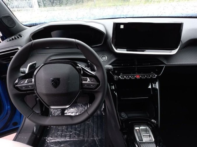 Peugeot 2008, Peugeot 2008 ALLURE 1.2 PureTech 7 let zár., barva modrá