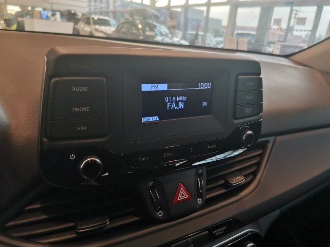 Hyundai i30, kombi, Nová kombi Start 1,5i CVVT 81 kW, barva červená