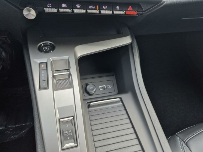 Peugeot 308, Peugeot 308 SW ALLURE Hybrid 145 e-DCS6, barva zelená