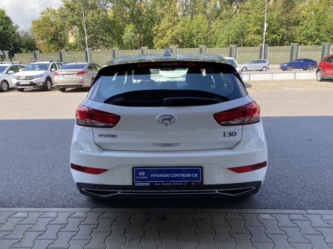 Hyundai i30, 1,5i 81 kW MT, barva bílá