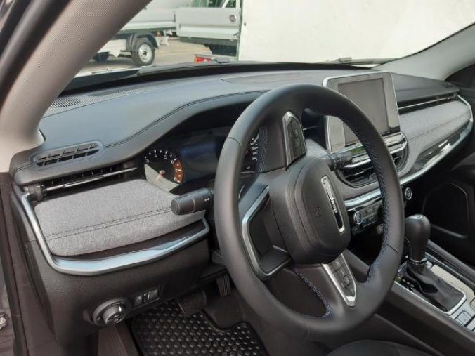 Jeep Compass, 1.3 150 Long.  AUTOM, SKLADEM!, barva šedá