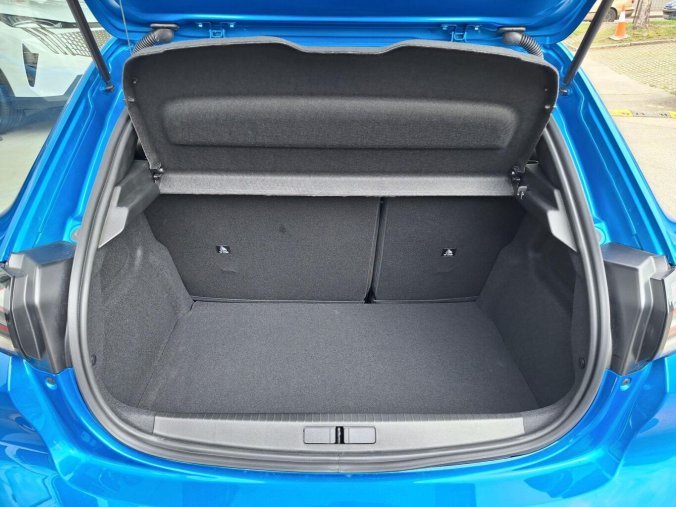Peugeot 208, Peugeot 208 ALLURE 1.2 PT 100k MAN6, barva modrá