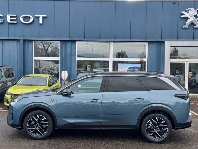 Peugeot 5008, Peugeot 5008 GT Hybrid 136 e-DCS6, barva modrá