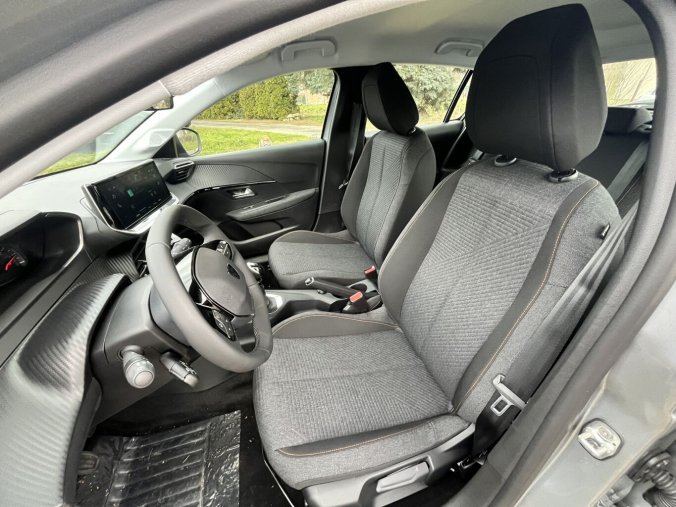 Peugeot 208, Peugeot 208 STYLE PureTech 100k MAN6, barva šedá