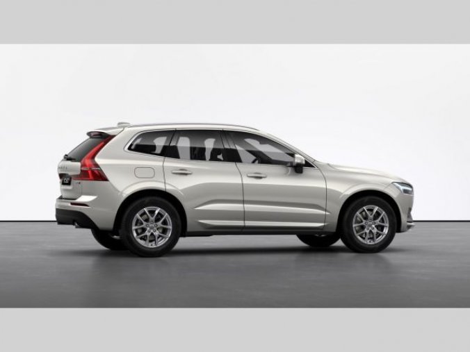 Volvo XC60, B5 2.0L 250 HP MOMENTUM PRO AT, barva zlatá