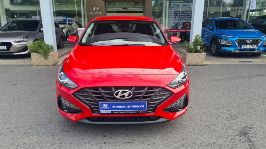 Hyundai i30, 1,5i 81 kW MT, barva červená