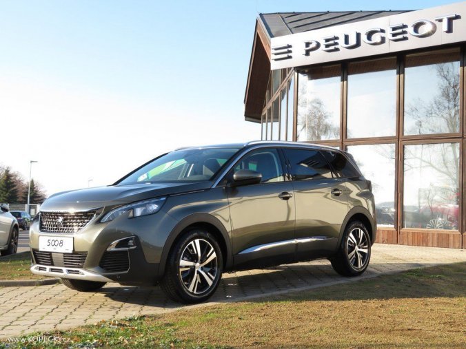 Peugeot 5008, ALLURE 1.2PureTech 130 M6 7.Mí, barva šedá