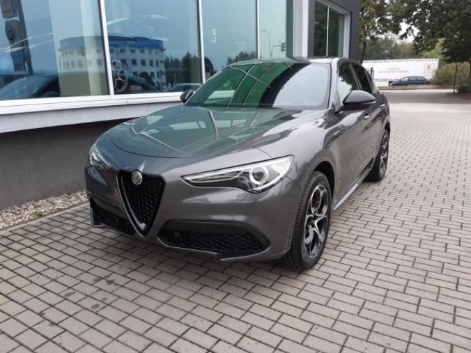 Alfa Romeo Stelvio, Veloce 4x4 2,0 280PS, barva šedá