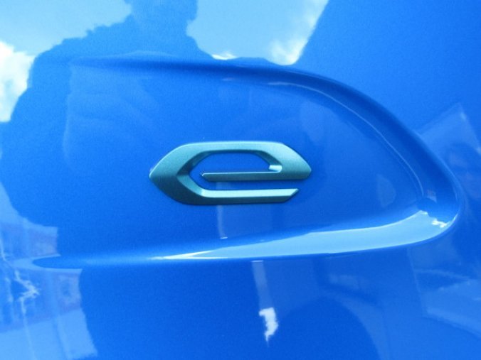 Peugeot 208, e-ALLURE PACK Elektromotor, barva modrá